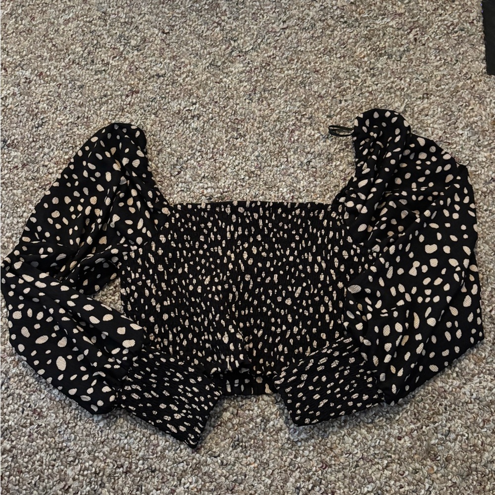 Mi Amore Black and White Smocked Puffed Blouse